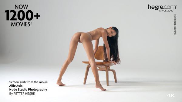 Photographie de nu en studio d'Allie Asia #25
