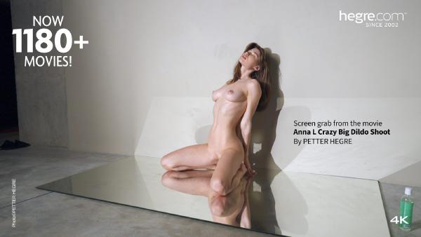 Anna L. Szalona sesja z dużym dildo #9