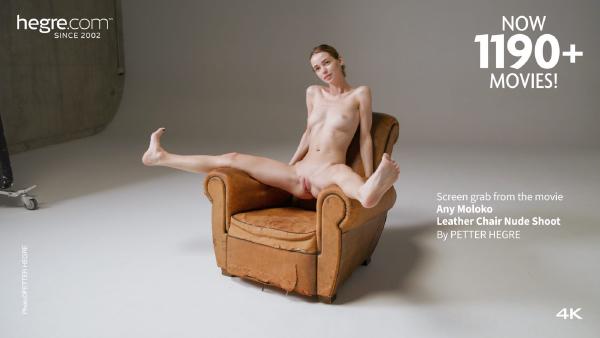 Qualquer ensaio fotográfico de nus em cadeira de couro Moloko #13