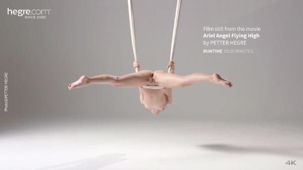 Ariel Angel vliegt hoog #8