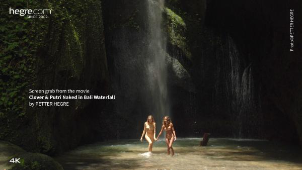 Кловър и Путри голи във водопада на Бали #11