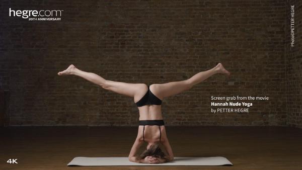 Hannah Telanjang Yoga #14