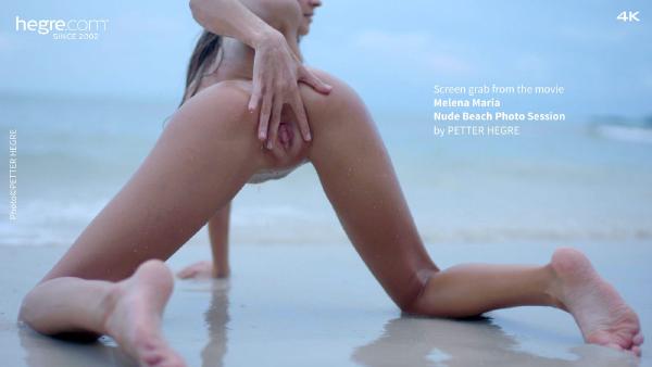 Sesión de fotos en la playa nudista de melena maria #15